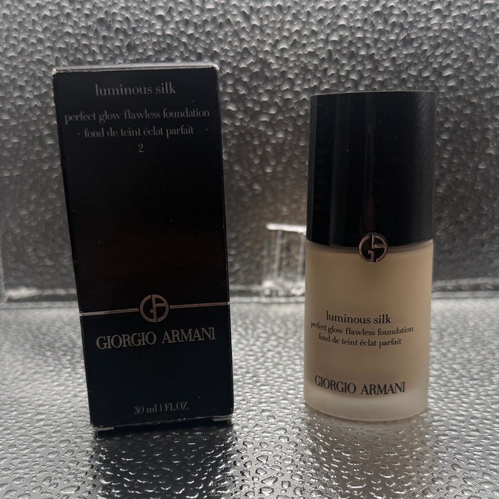 Giorgio Armani Luminous Silk Foundation #2